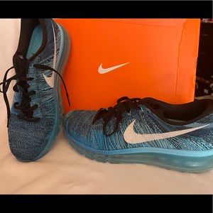 Nike Flyknit Max